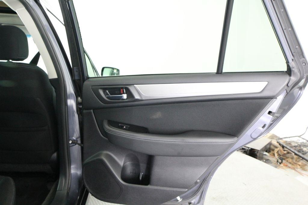 Subaru Outback 4dr Wgn 2.5i Premium PZEV 2015