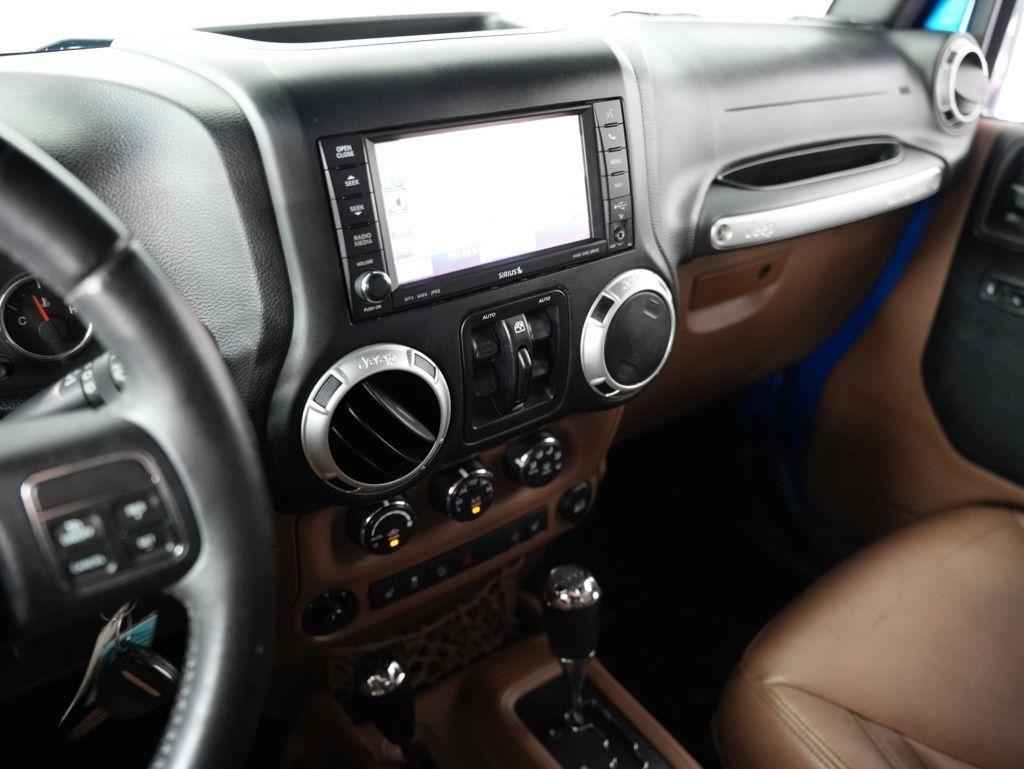 Jeep Wrangler Unlimited 4WD 4dr Sahara 2015