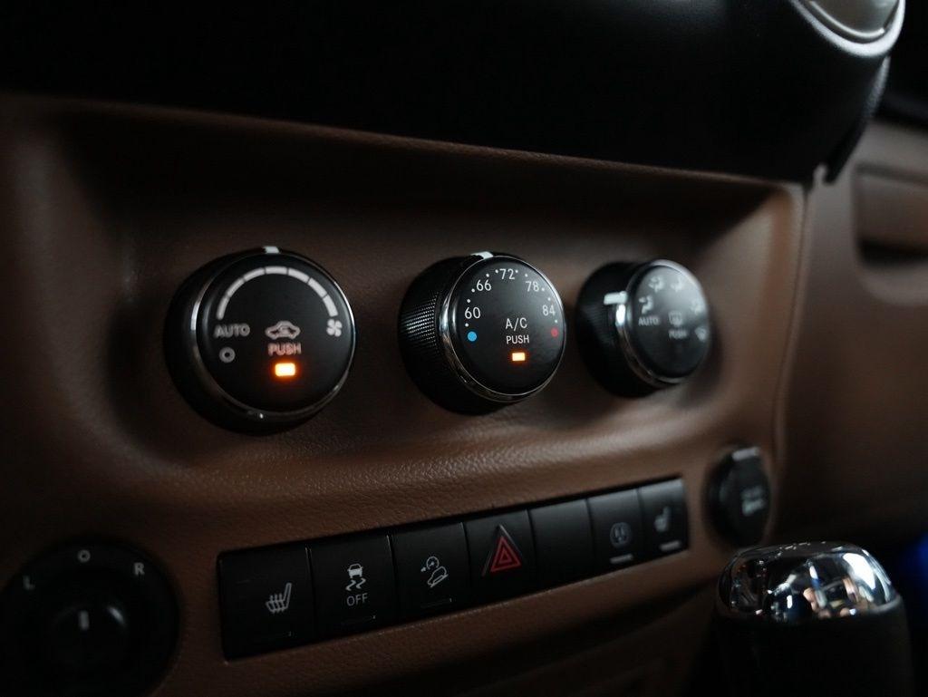 Jeep Wrangler Unlimited 4WD 4dr Sahara 2015