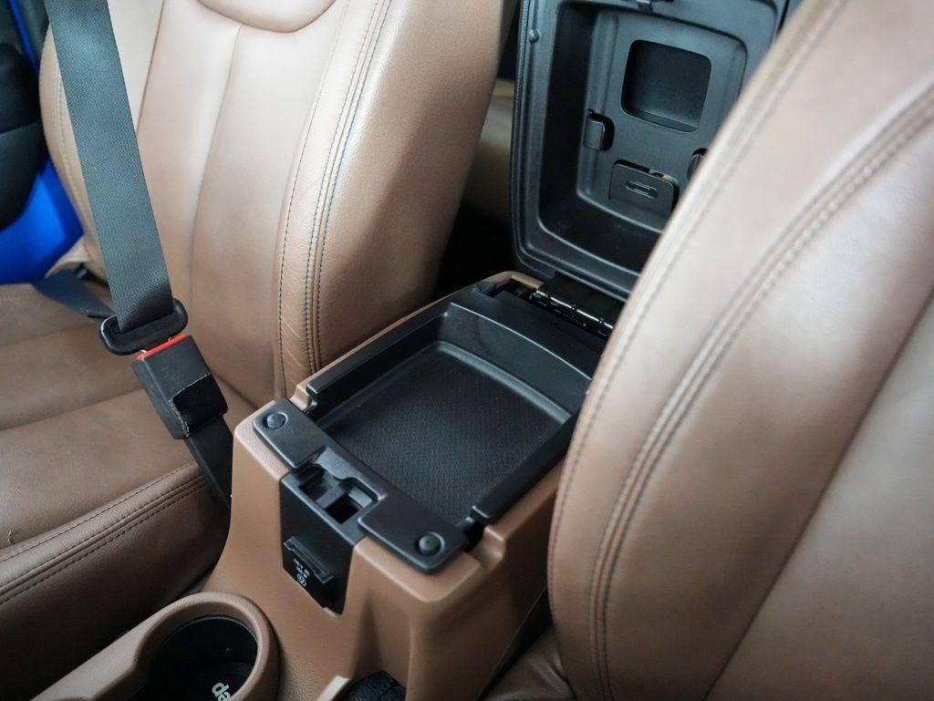 Jeep Wrangler Unlimited 4WD 4dr Sahara 2015
