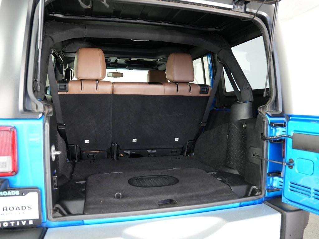 Jeep Wrangler Unlimited 4WD 4dr Sahara 2015