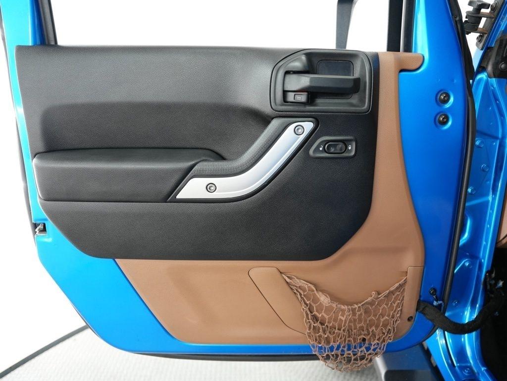 Jeep Wrangler Unlimited 4WD 4dr Sahara 2015