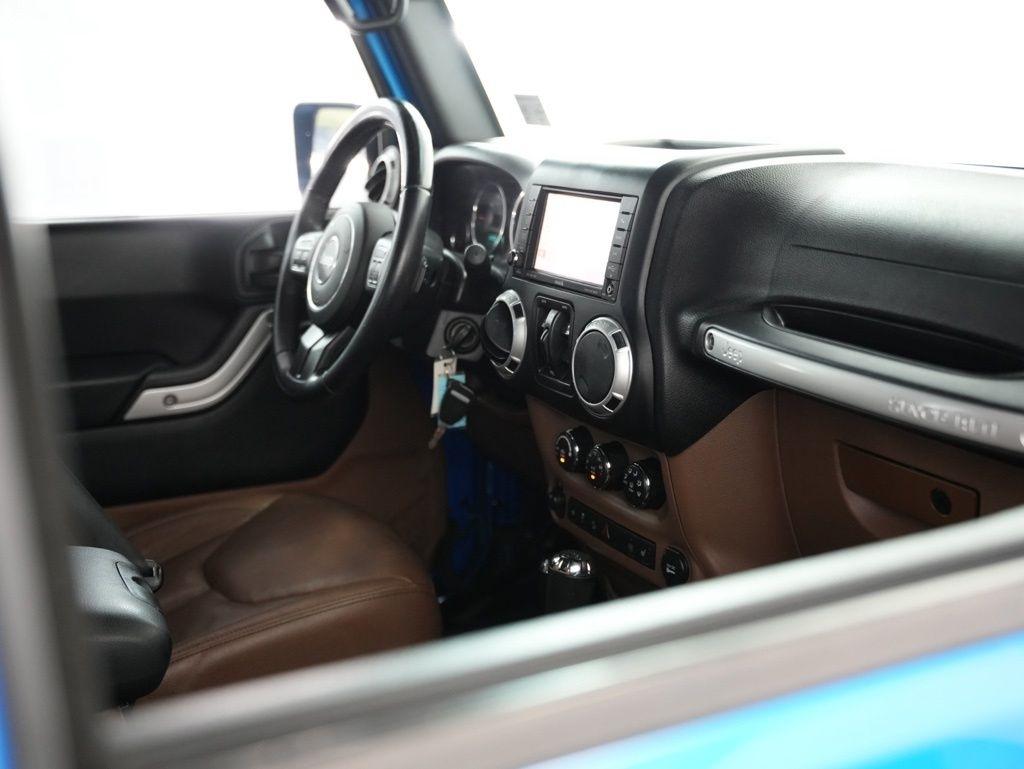 Jeep Wrangler Unlimited 4WD 4dr Sahara 2015