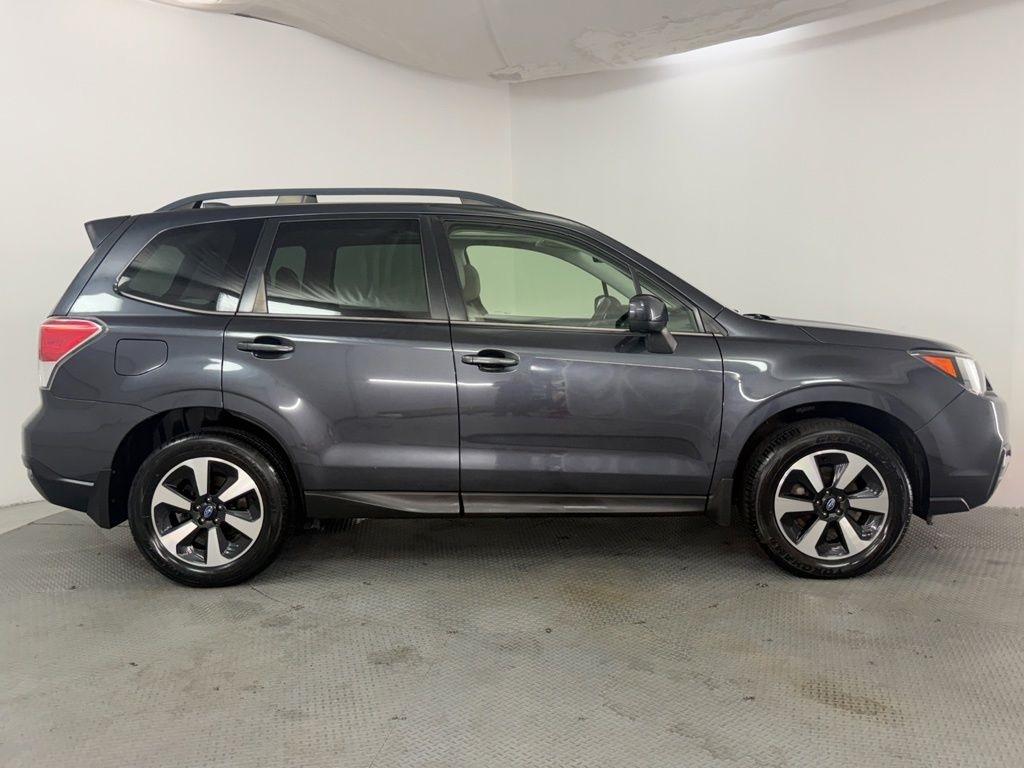 Subaru Forester 2.5i Limited CVT 2017