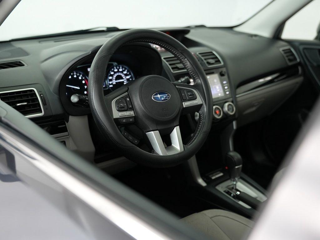 Subaru Forester 2.5i Limited CVT 2017