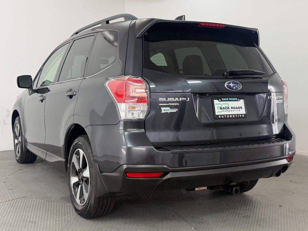 Subaru Forester 2.5i Limited CVT 2017