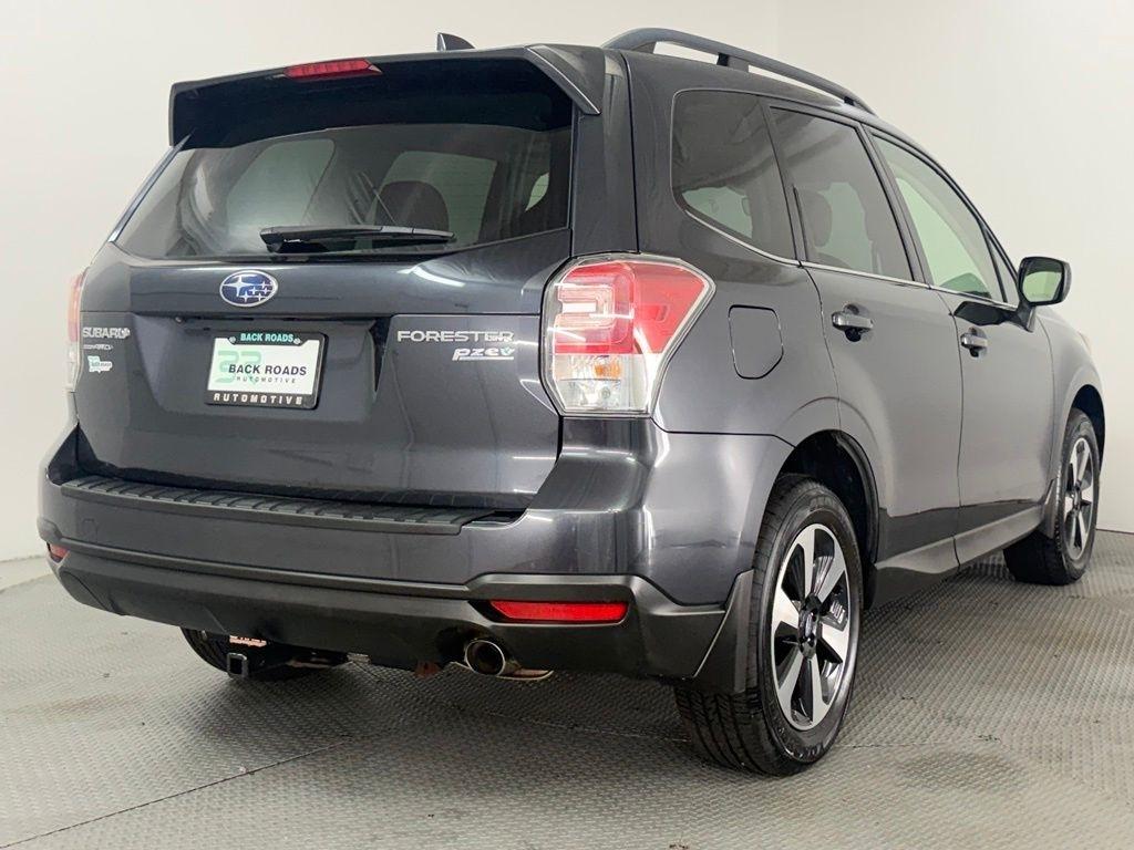 Subaru Forester 2.5i Limited CVT 2017