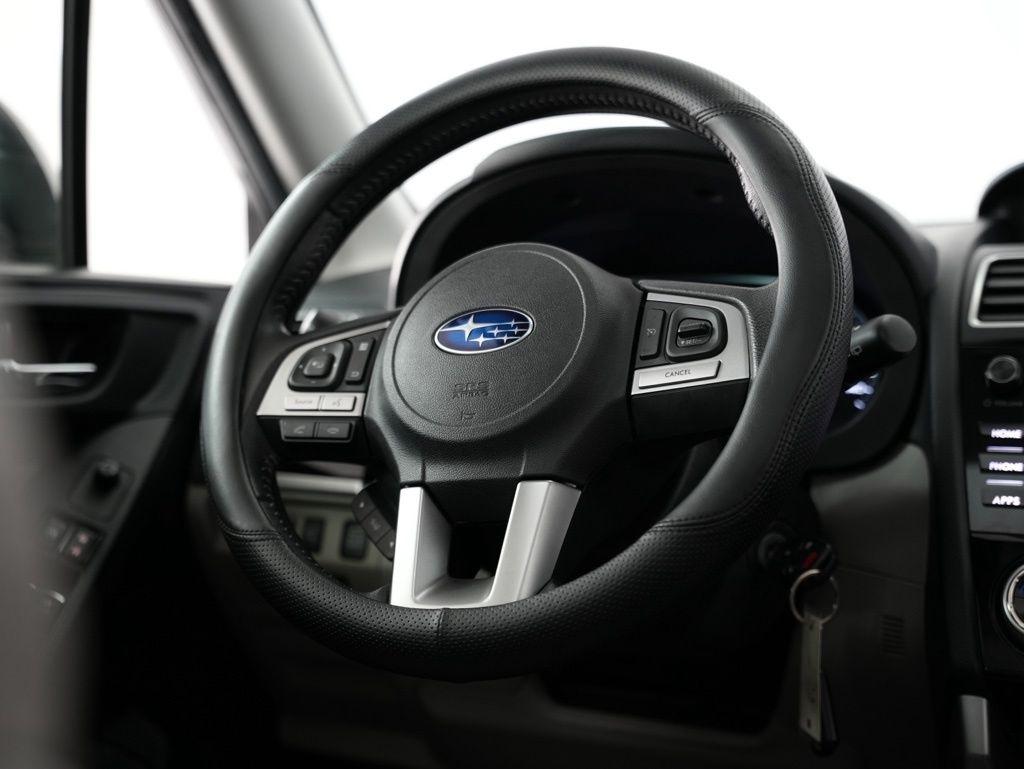 Subaru Forester 2.5i Limited CVT 2017