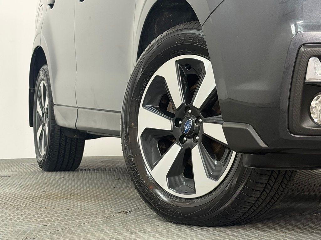 Subaru Forester 2.5i Limited CVT 2017