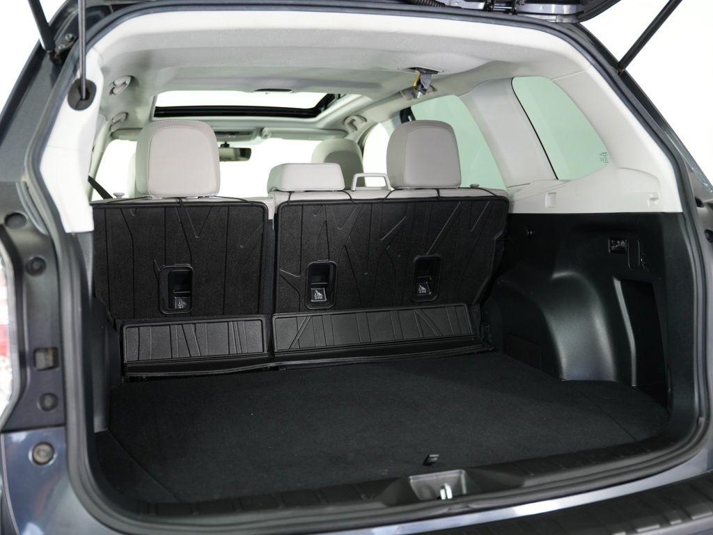 Subaru Forester 2.5i Limited CVT 2017