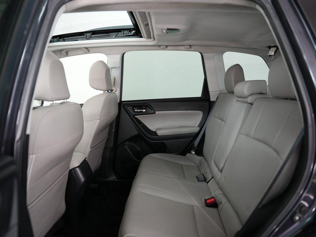 Subaru Forester 2.5i Limited CVT 2017