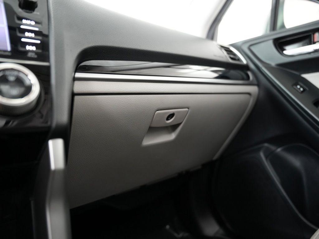 Subaru Forester 2.5i Limited CVT 2017