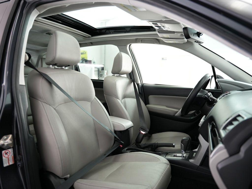 Subaru Forester 2.5i Limited CVT 2017
