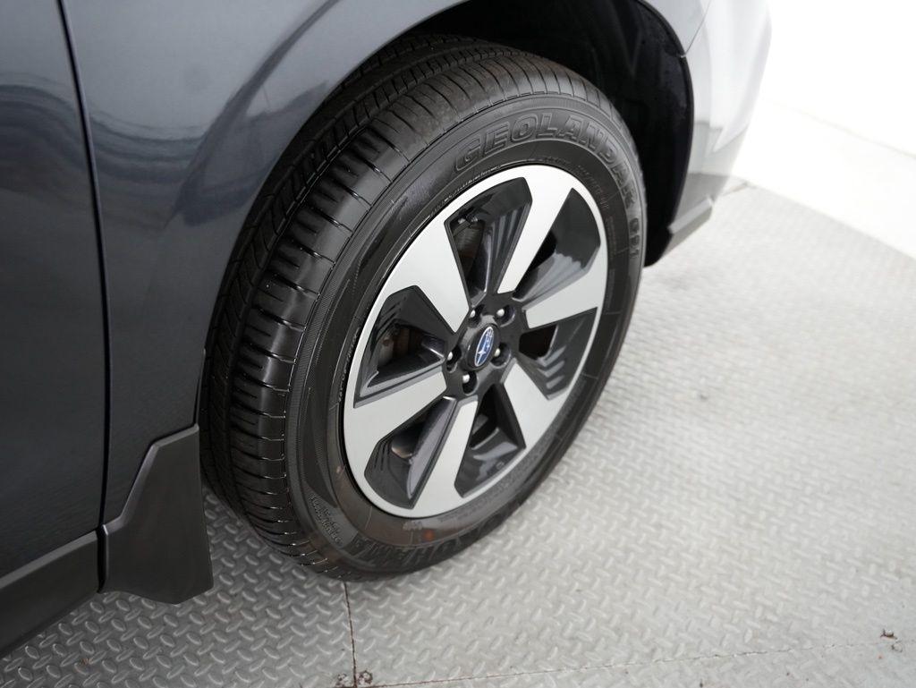 Subaru Forester 2.5i Limited CVT 2017