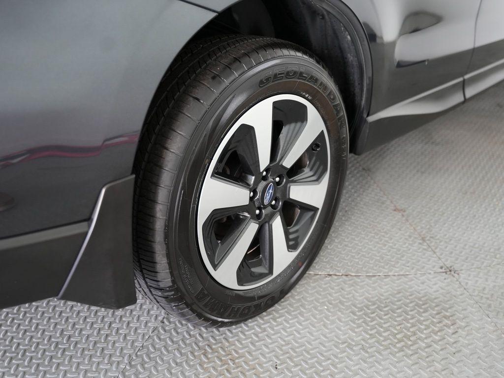 Subaru Forester 2.5i Limited CVT 2017
