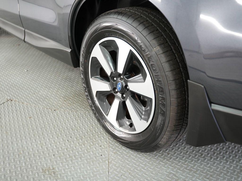 Subaru Forester 2.5i Limited CVT 2017