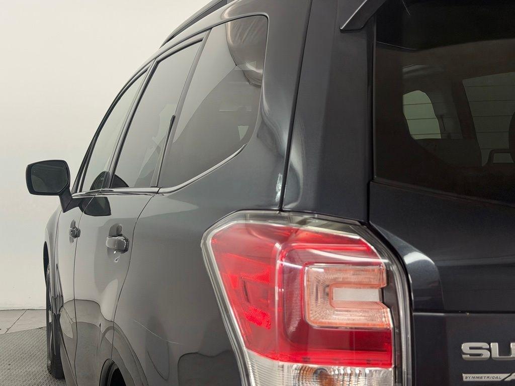 Subaru Forester 2.5i Limited CVT 2017