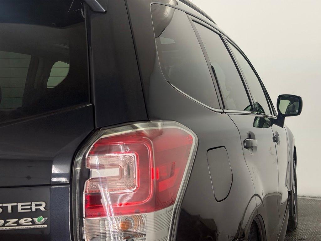 Subaru Forester 2.5i Limited CVT 2017