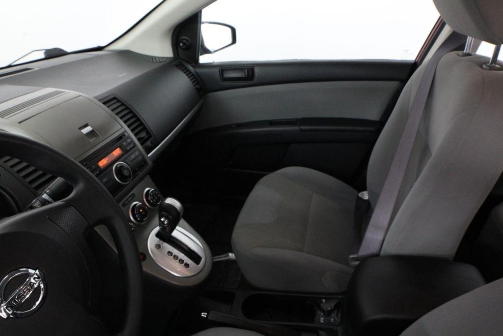 Nissan Sentra 4dr Sdn I4 CVT 2.0 2012