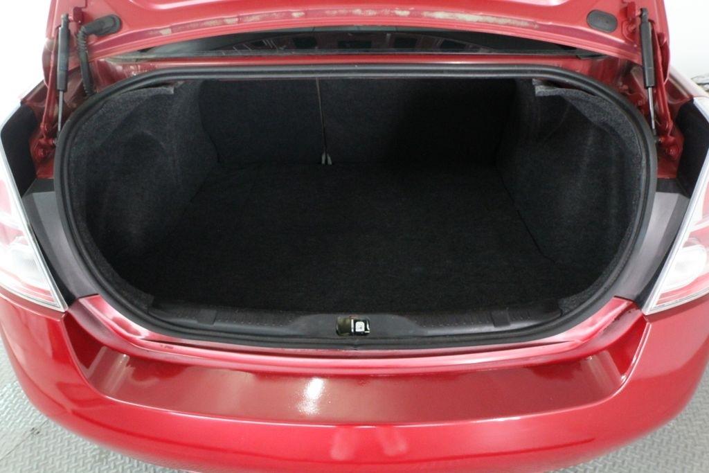 Nissan Sentra 4dr Sdn I4 CVT 2.0 2012