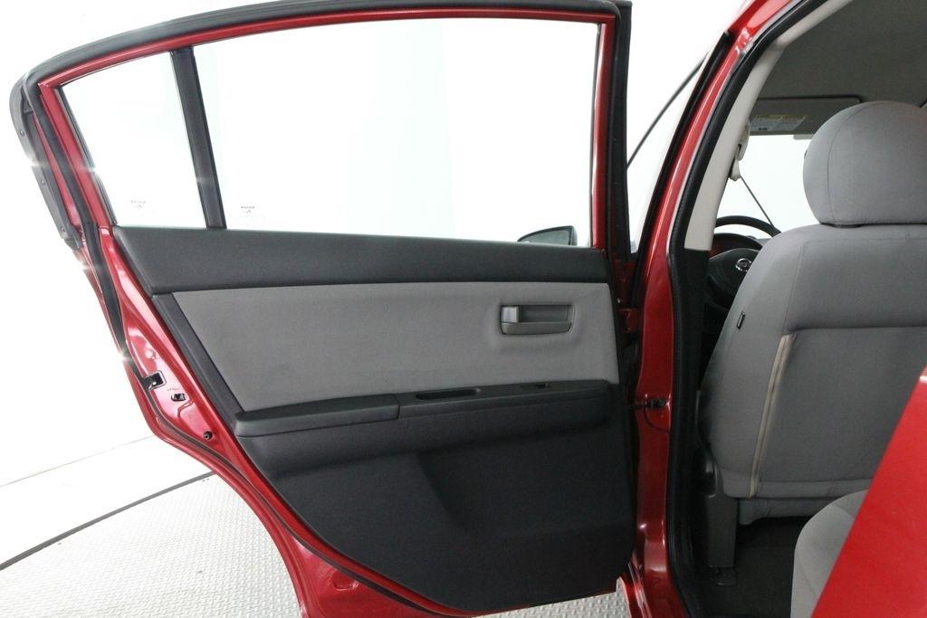 Nissan Sentra 4dr Sdn I4 CVT 2.0 2012