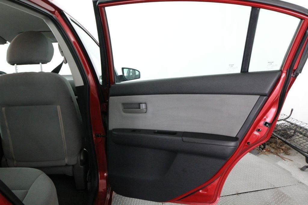 Nissan Sentra 4dr Sdn I4 CVT 2.0 2012