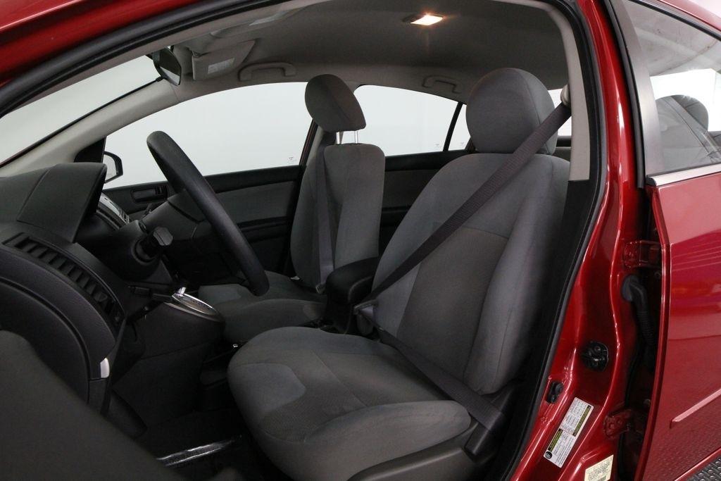 Nissan Sentra 4dr Sdn I4 CVT 2.0 2012
