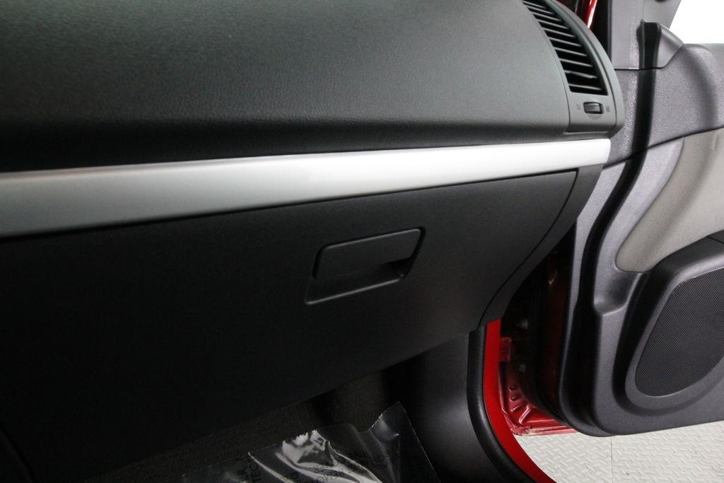 Nissan Sentra 4dr Sdn I4 CVT 2.0 2012