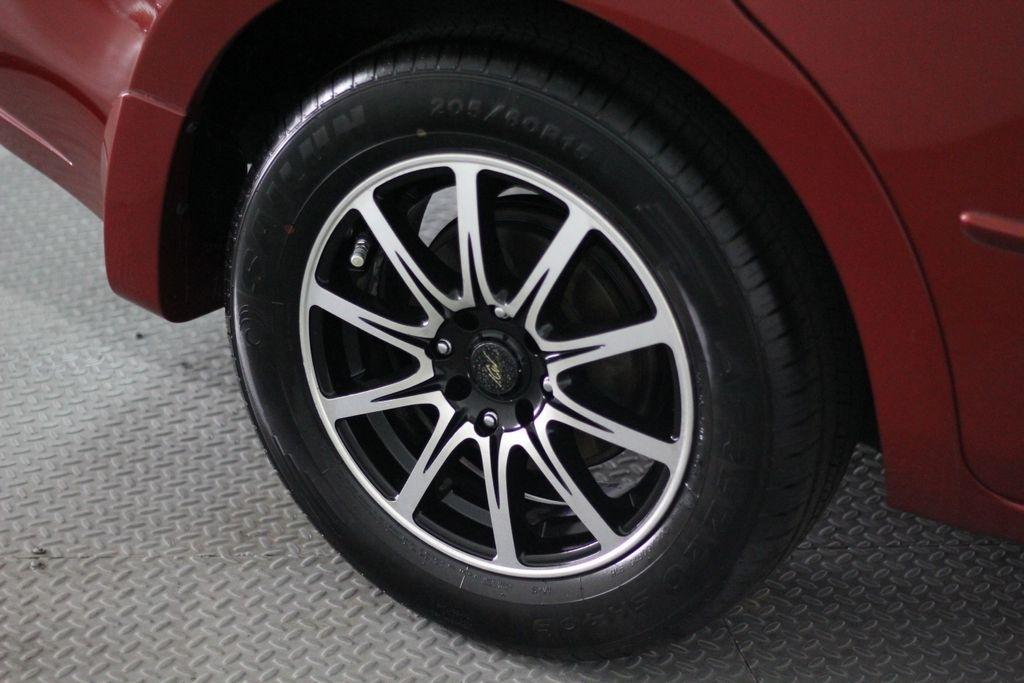 Nissan Sentra 4dr Sdn I4 CVT 2.0 2012