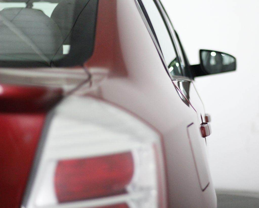 Nissan Sentra 4dr Sdn I4 CVT 2.0 2012