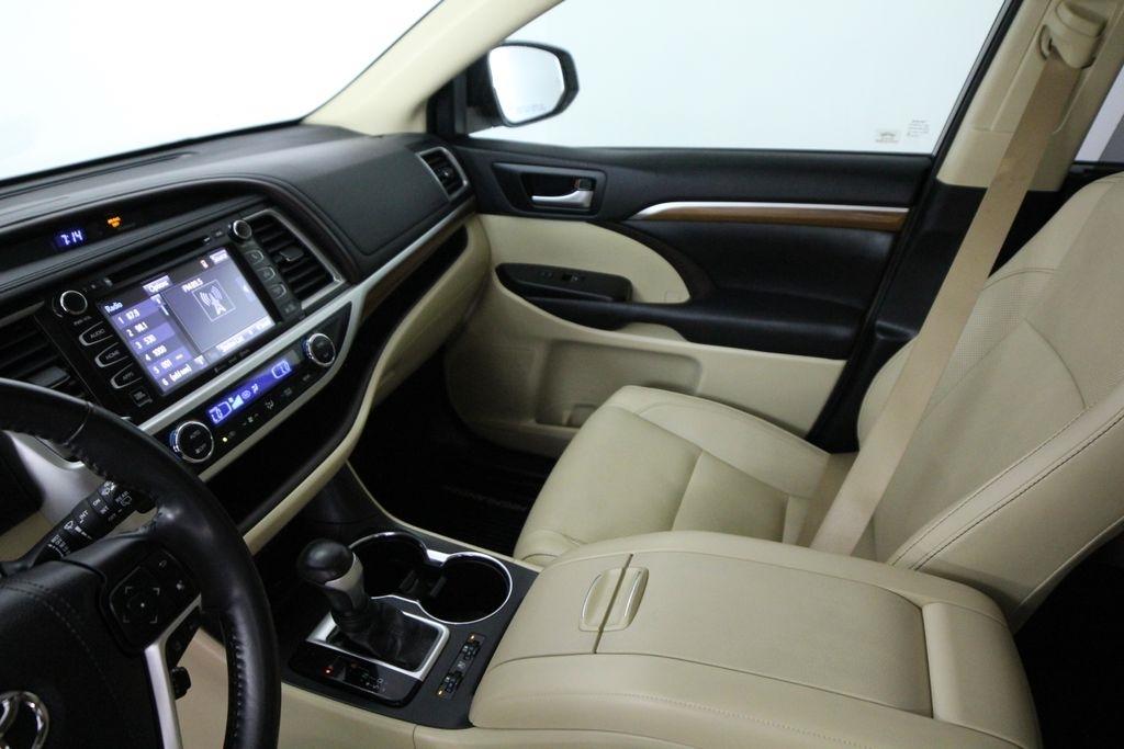 Toyota Highlander Limited V6 FWD (Natl) 2018