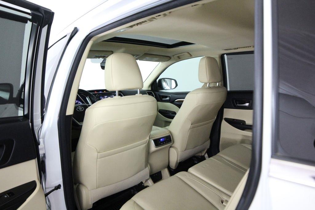 Toyota Highlander Limited V6 FWD (Natl) 2018
