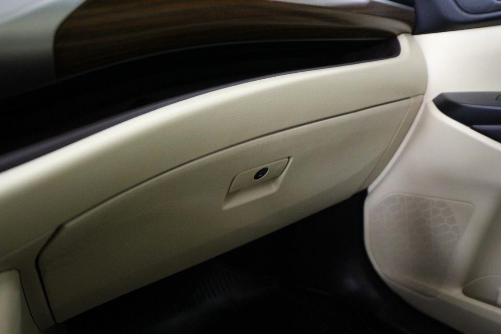 Toyota Highlander Limited V6 FWD (Natl) 2018