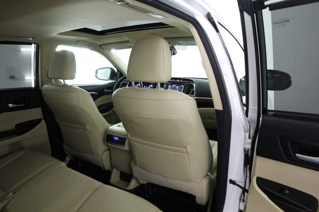 Toyota Highlander Limited V6 FWD (Natl) 2018