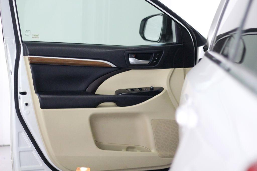 Toyota Highlander Limited V6 FWD (Natl) 2018