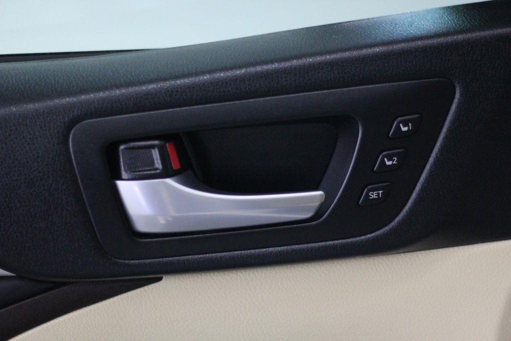 Toyota Highlander Limited V6 FWD (Natl) 2018