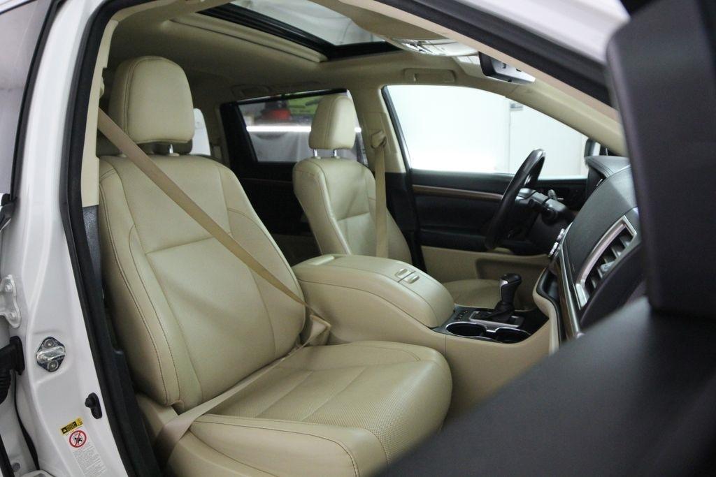Toyota Highlander Limited V6 FWD (Natl) 2018