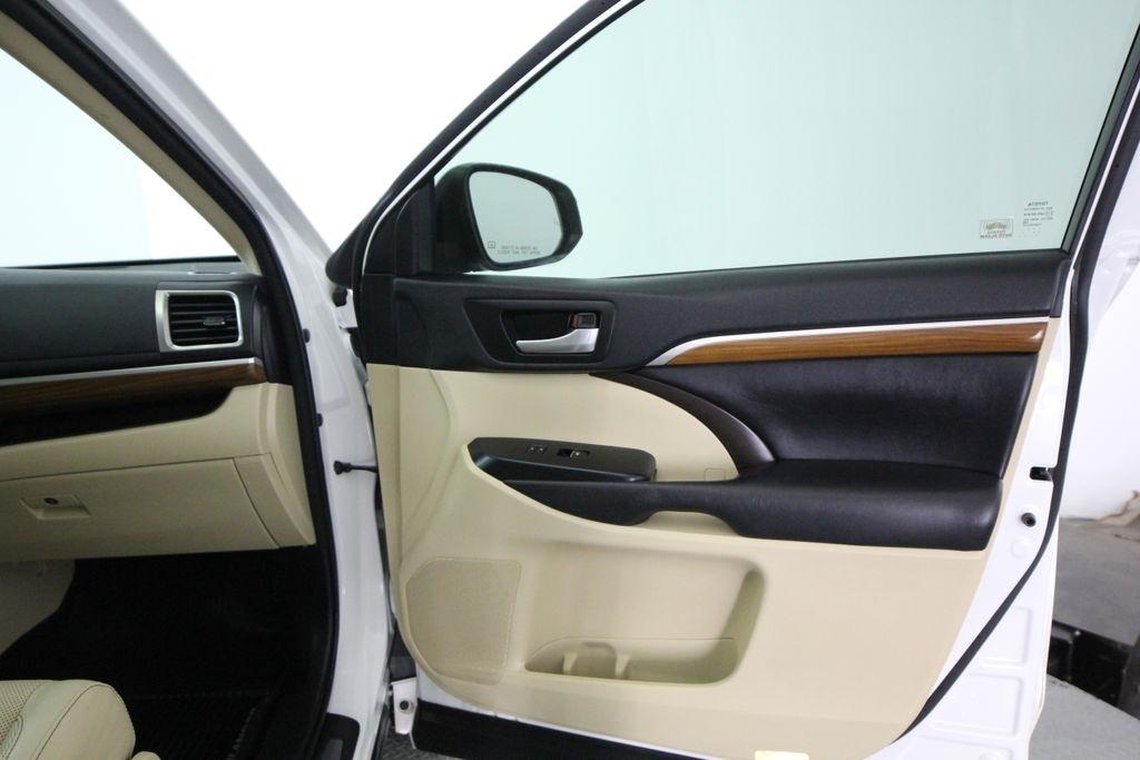 Toyota Highlander Limited V6 FWD (Natl) 2018