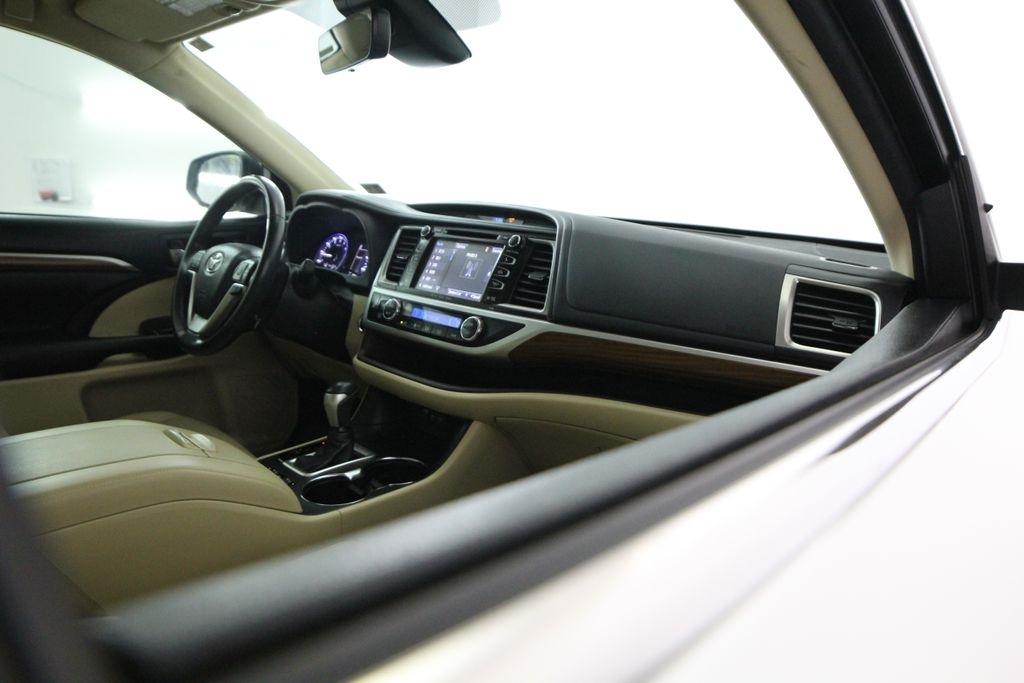 Toyota Highlander Limited V6 FWD (Natl) 2018