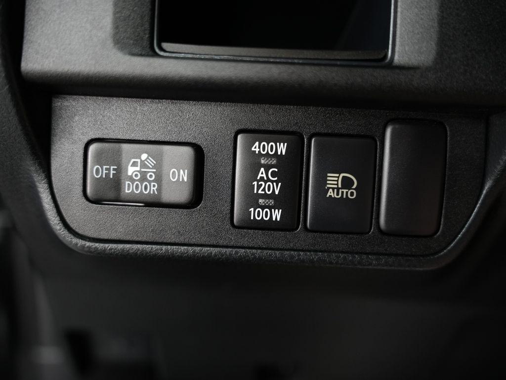 Toyota Tacoma TRD Off Road Double Cab 5' Bed V6 4x4 MT (Natl) 2018