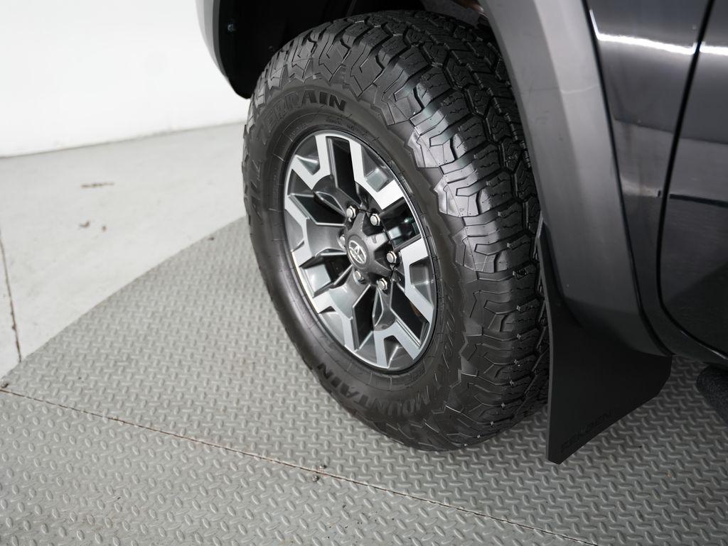 Toyota Tacoma TRD Off Road Double Cab 5' Bed V6 4x4 MT (Natl) 2018