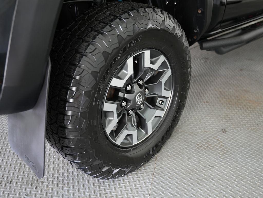 Toyota Tacoma TRD Off Road Double Cab 5' Bed V6 4x4 MT (Natl) 2018