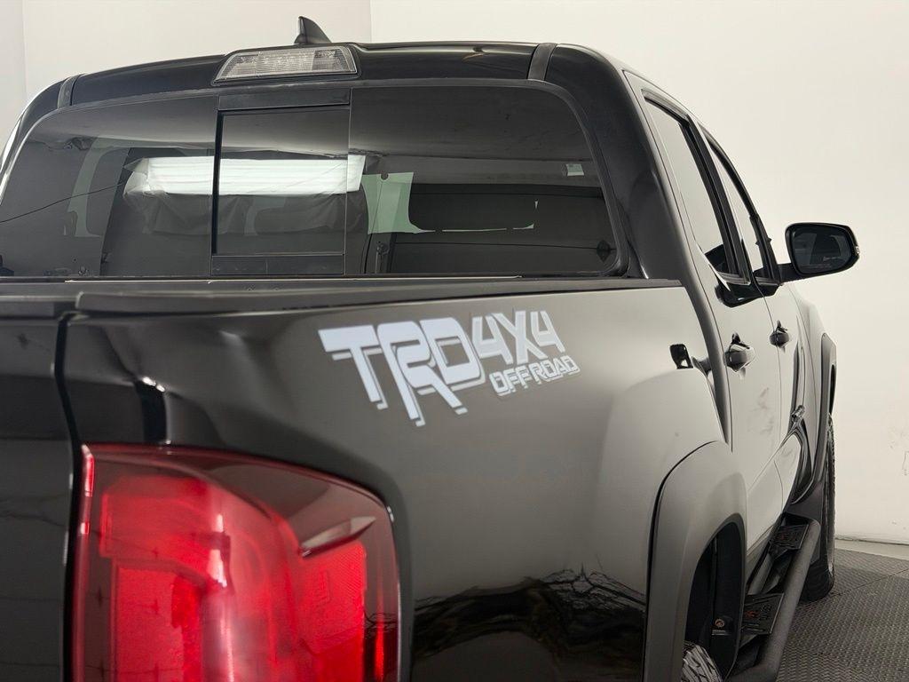 Toyota Tacoma TRD Off Road Double Cab 5' Bed V6 4x4 MT (Natl) 2018