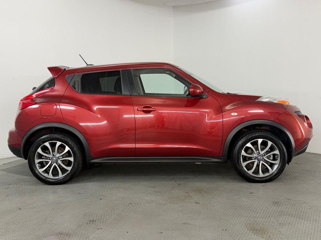 Nissan Juke 5dr Wgn I4 CVT SL AWD 2011