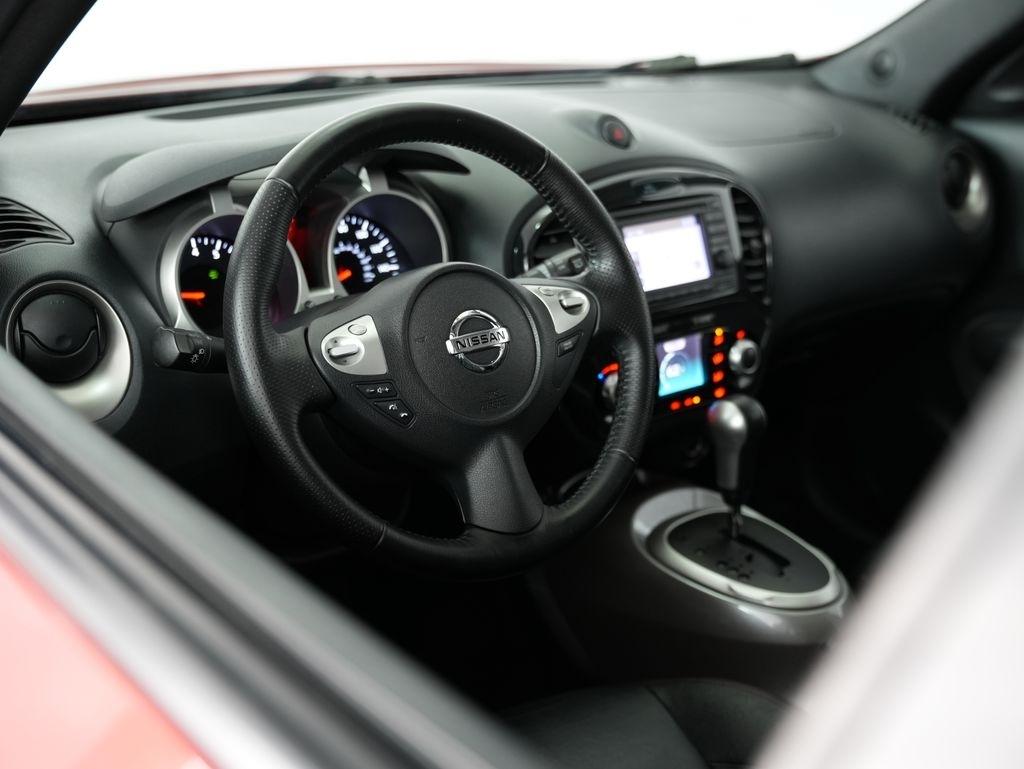 Nissan Juke 5dr Wgn I4 CVT SL AWD 2011