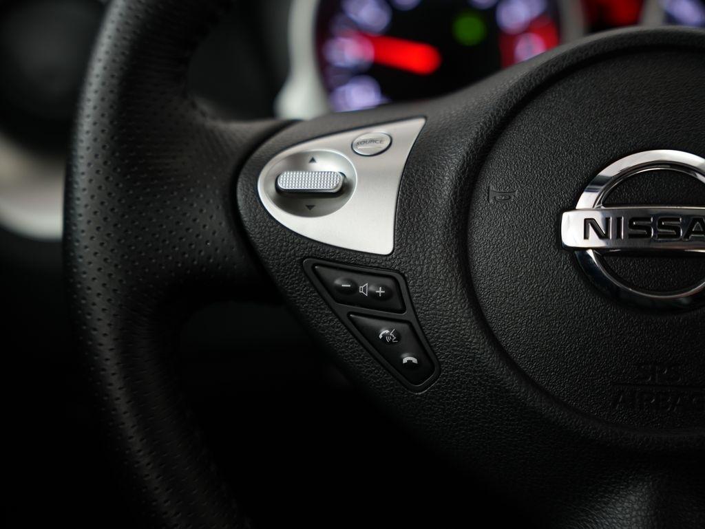 Nissan Juke 5dr Wgn I4 CVT SL AWD 2011