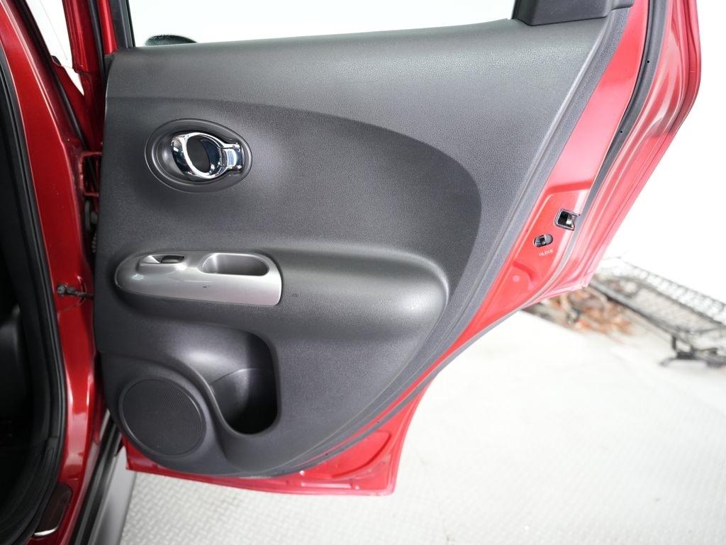 Nissan Juke 5dr Wgn I4 CVT SL AWD 2011