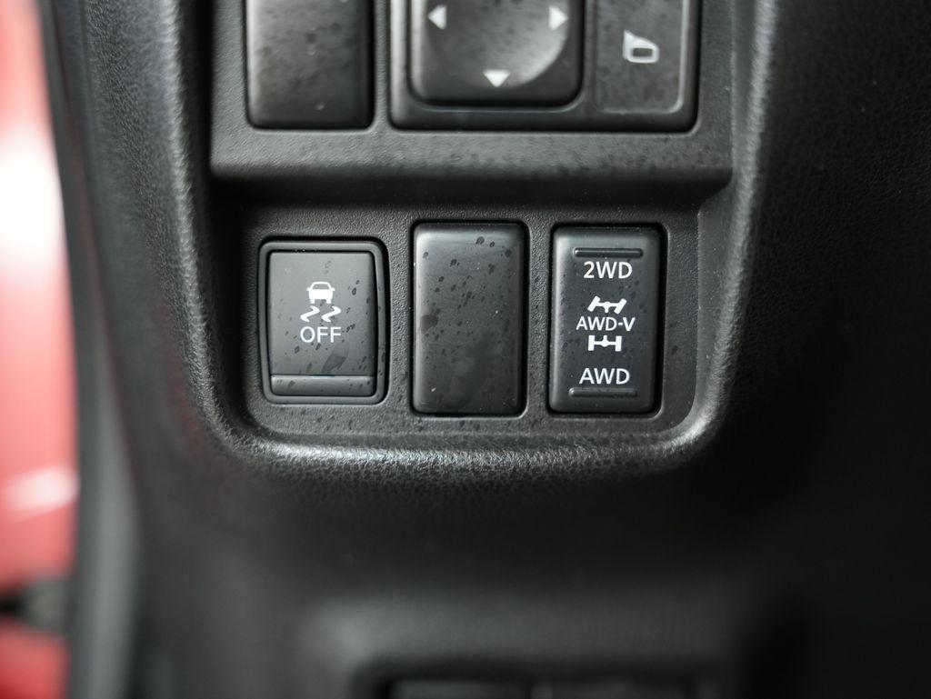 Nissan Juke 5dr Wgn I4 CVT SL AWD 2011