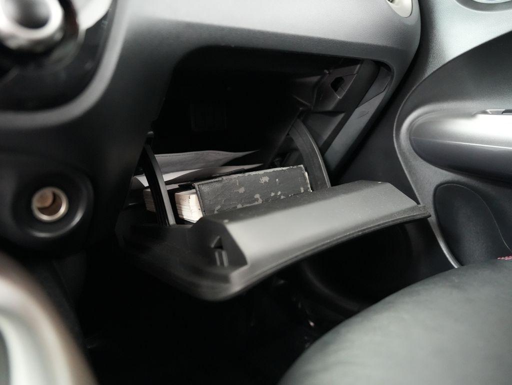 Nissan Juke 5dr Wgn I4 CVT SL AWD 2011