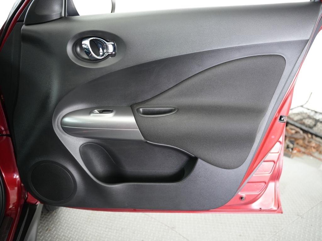 Nissan Juke 5dr Wgn I4 CVT SL AWD 2011